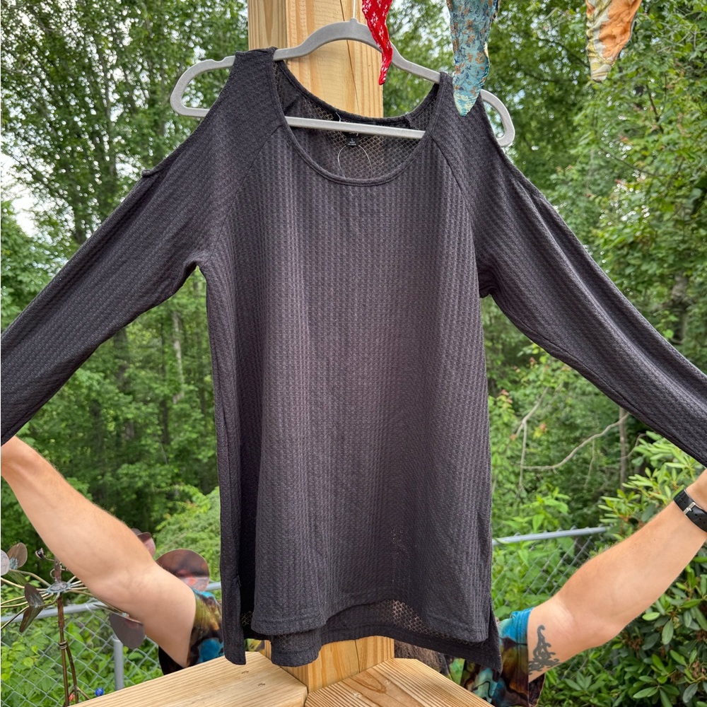 Sonja Betro Black Light-Weight Knit Cut Out Shoulder Long Sleeve Top